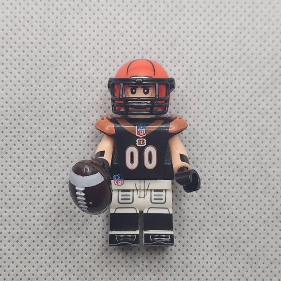 JOE BURROW CINCINNATI BENGALS Minifigure NFL Football Minifigure Lego Compatible - Picture 2 of 6